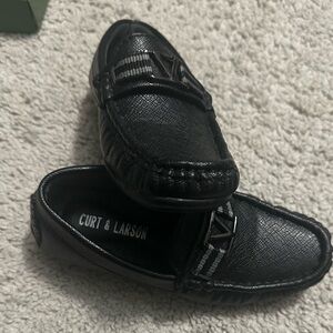 Toddler Boy black loafer size 11c